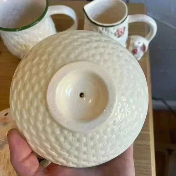 Vintage Avon Easter Bunny Ceramic Milk Pitcher, Sugar Box & Candy Dish Set - Picture 10 of 15